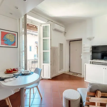 Flipping Flat - By Myhomeincomo Apartamento Como